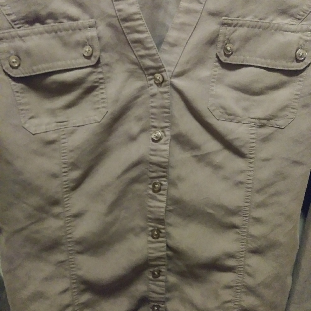 🔥 Button Up Express top - Picture 4 of 8